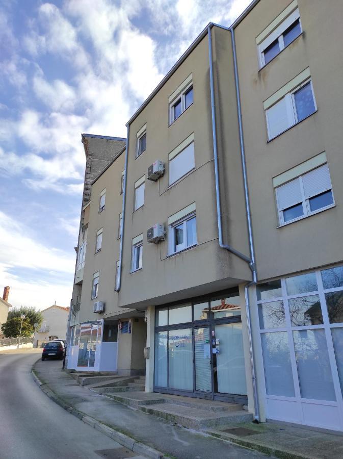 Apartment Dorrea Pula Exterior foto